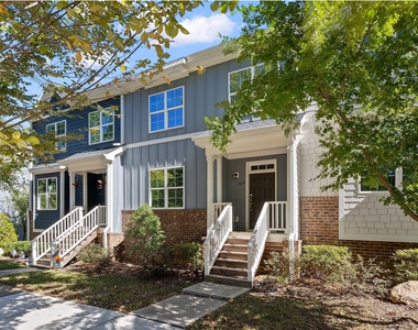 825 S Franklin Street - Photo Thumbnail 5