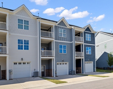 825 S Franklin Street - Photo Thumbnail 44