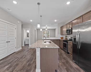 825 S Franklin Street - Photo Thumbnail 16