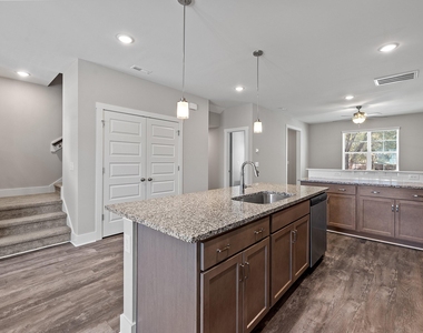 825 S Franklin Street - Photo Thumbnail 17