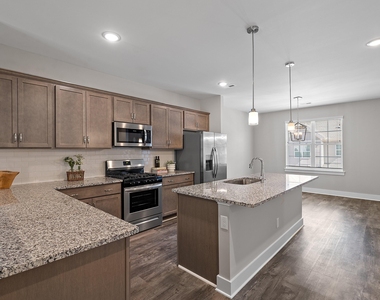 825 S Franklin Street - Photo Thumbnail 21
