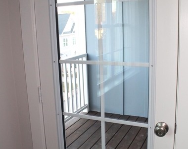 825 S Franklin Street - Photo Thumbnail 12