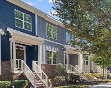 825 S Franklin Street - Photo Thumbnail 6