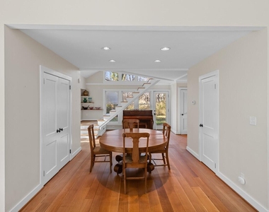 303 Henderson Street - Photo Thumbnail 16