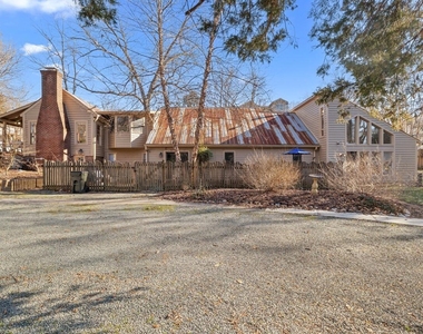 303 Henderson Street - Photo Thumbnail 27