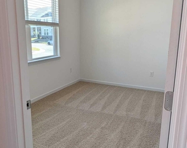 703 Grafton Frst Lane - Photo Thumbnail 20