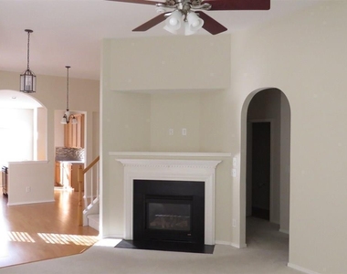 8204 Stone Cellar Drive - Photo Thumbnail 4