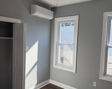 617 S 61st Street - Photo Thumbnail 1