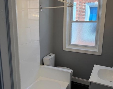 617 S 61st Street - Photo Thumbnail 2
