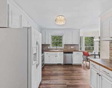 8501 Shadow Wood Place - Photo Thumbnail 11
