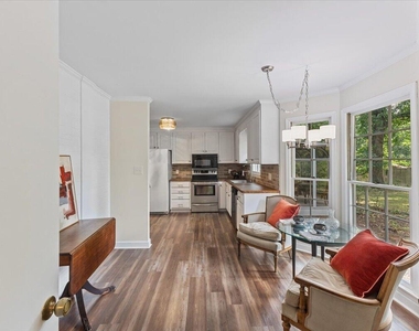 8501 Shadow Wood Place - Photo Thumbnail 7