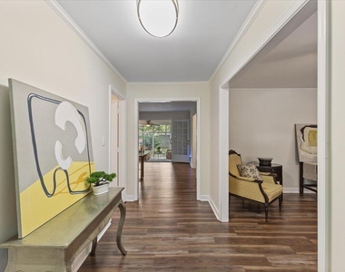 8501 Shadow Wood Place - Photo Thumbnail 18