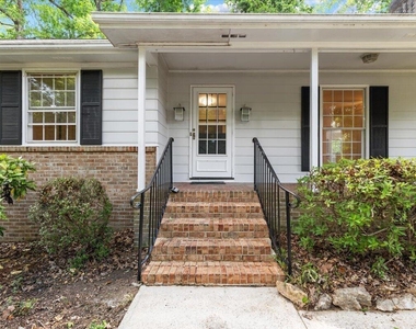 8501 Shadow Wood Place - Photo Thumbnail 3