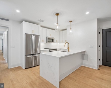 135 S 19th Street - Photo Thumbnail 2