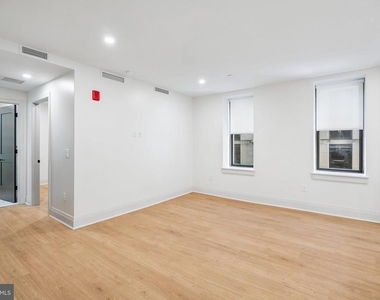 135 S 19th Street - Photo Thumbnail 1