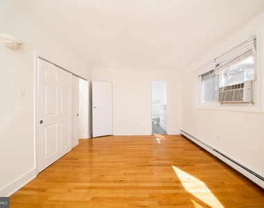 1912 Spruce Street - Photo Thumbnail 8