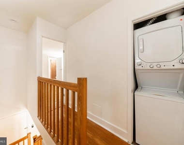 1912 Spruce Street - Photo Thumbnail 6