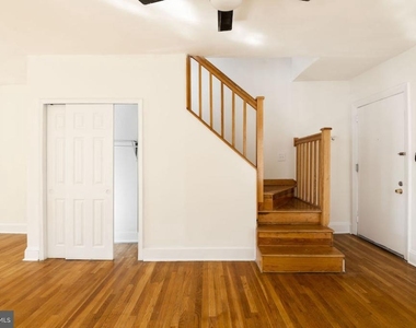 1912 Spruce Street - Photo Thumbnail 5