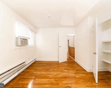 1912 Spruce Street - Photo Thumbnail 10