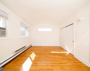 1912 Spruce Street - Photo Thumbnail 7