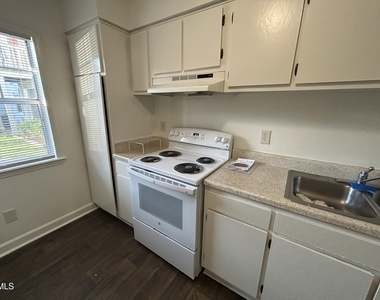 2504 Avent Ferry Road - Photo Thumbnail 8
