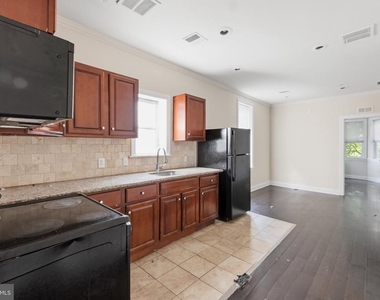 1832 N 18th Street - Photo Thumbnail 2