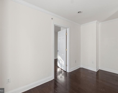 1832 N 18th Street - Photo Thumbnail 4