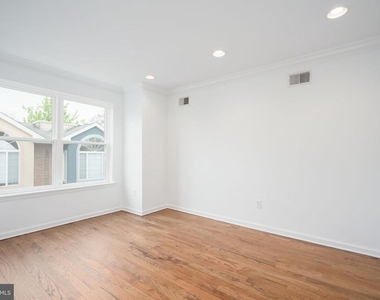 1014 S Cleveland Street - Photo Thumbnail 16