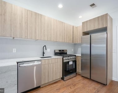 1014 S Cleveland Street - Photo Thumbnail 3