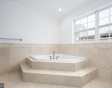 1014 S Cleveland Street - Photo Thumbnail 11