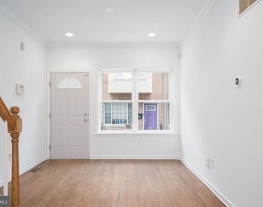 1014 S Cleveland Street - Photo Thumbnail 2