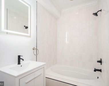 1014 S Cleveland Street - Photo Thumbnail 7