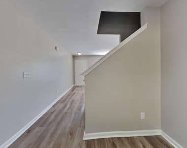 27 Anna Maria Court - Photo Thumbnail 3