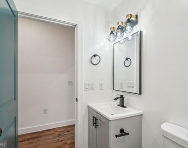 2632 N 11th Street - Photo Thumbnail 7
