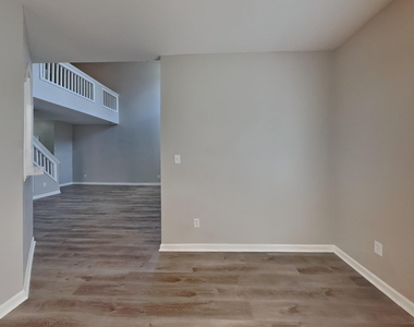 5224 Anchorage Way - Photo Thumbnail 3