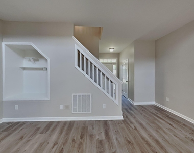 5224 Anchorage Way - Photo Thumbnail 2