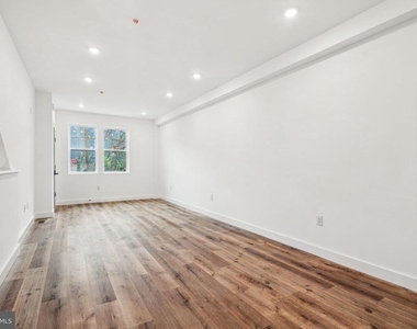2630 N 11th Street - Photo Thumbnail 10