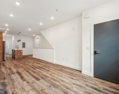 2630 N 11th Street - Photo Thumbnail 2