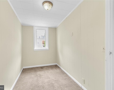 2033 E Letterly Street - Photo Thumbnail 14