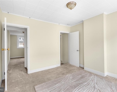 2033 E Letterly Street - Photo Thumbnail 11