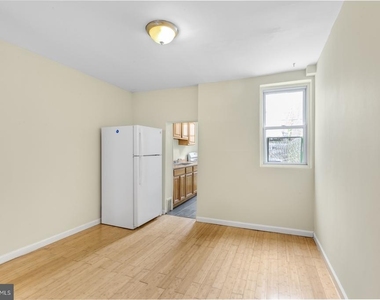 2033 E Letterly Street - Photo Thumbnail 5