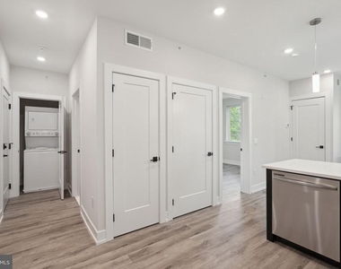 6144 Germantown Avenue - Photo Thumbnail 5
