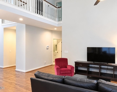 214 Clearport Drive - Photo Thumbnail 11