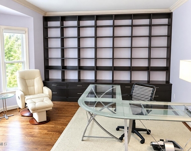 214 Clearport Drive - Photo Thumbnail 6
