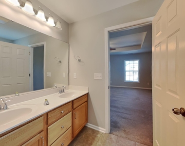 30 Rowan Drive - Photo Thumbnail 8