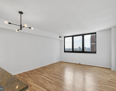 1420 Locust Street - Photo Thumbnail 1