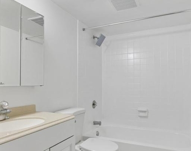 1420 Locust Street - Photo Thumbnail 9