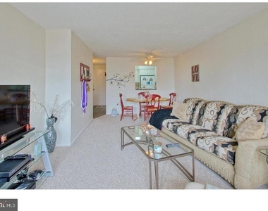 1420 Locust - Photo Thumbnail 3