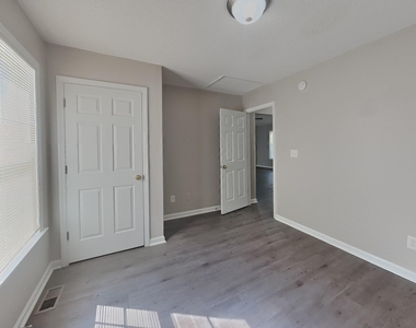 105 Pinto Lane - Photo Thumbnail 13