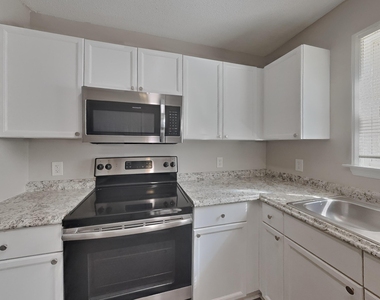105 Pinto Lane - Photo Thumbnail 6